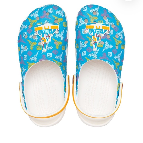 ✨NEW✨ NWT Disney World 50th Anniversary Cinderella Castle Crocs Size M7 W9 - Picture 2 of 8